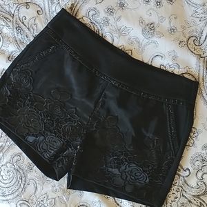 Embellished black trouser ahorts